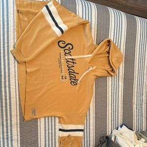 Scottsdale Graphic Cropped Hoodie